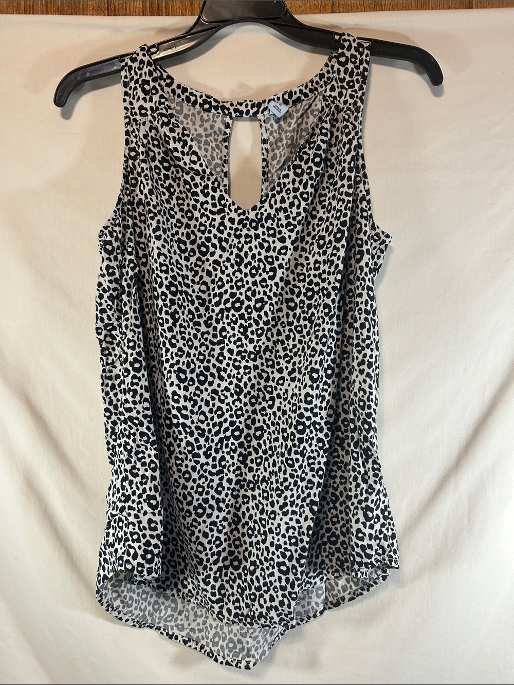 Old Navy Sleeveless Black & White Leopard Print Keyhole Top